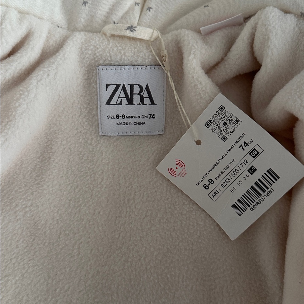 NWT- Zara Cream Fleece Baby Footie. Size 6-9 months - Picture 2 of 8